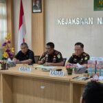 Tim Penyidik Kejari Ambon, Geledah Dan Sita Dokumen Dan Barang Bukti Lainnya Terkait Dugaan Korupsi Di PT. Dok Dan Perkapalan Waiame Ambon
