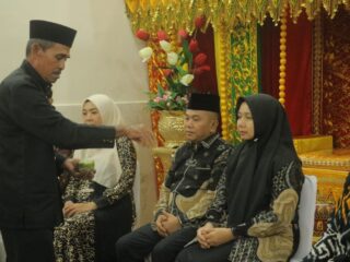 Kajari Aceh Barat Daya Bambang Heripurwanto Hadiri Proses Peusijuk dan Temu Ramah